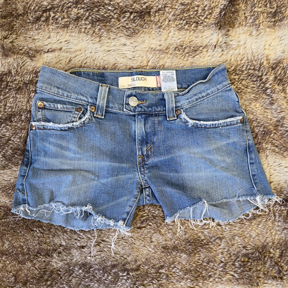 Levi’s Slouch Low Rise Shorts | Y2K Boho Denim | Frayed Hem Vintage Fit | 7 JR